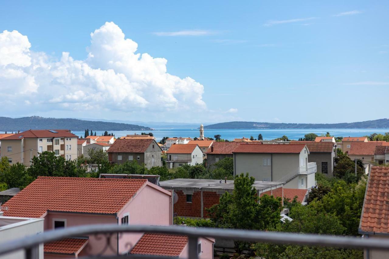 Villa Apartments Kordic Kaštela المظهر الخارجي الصورة