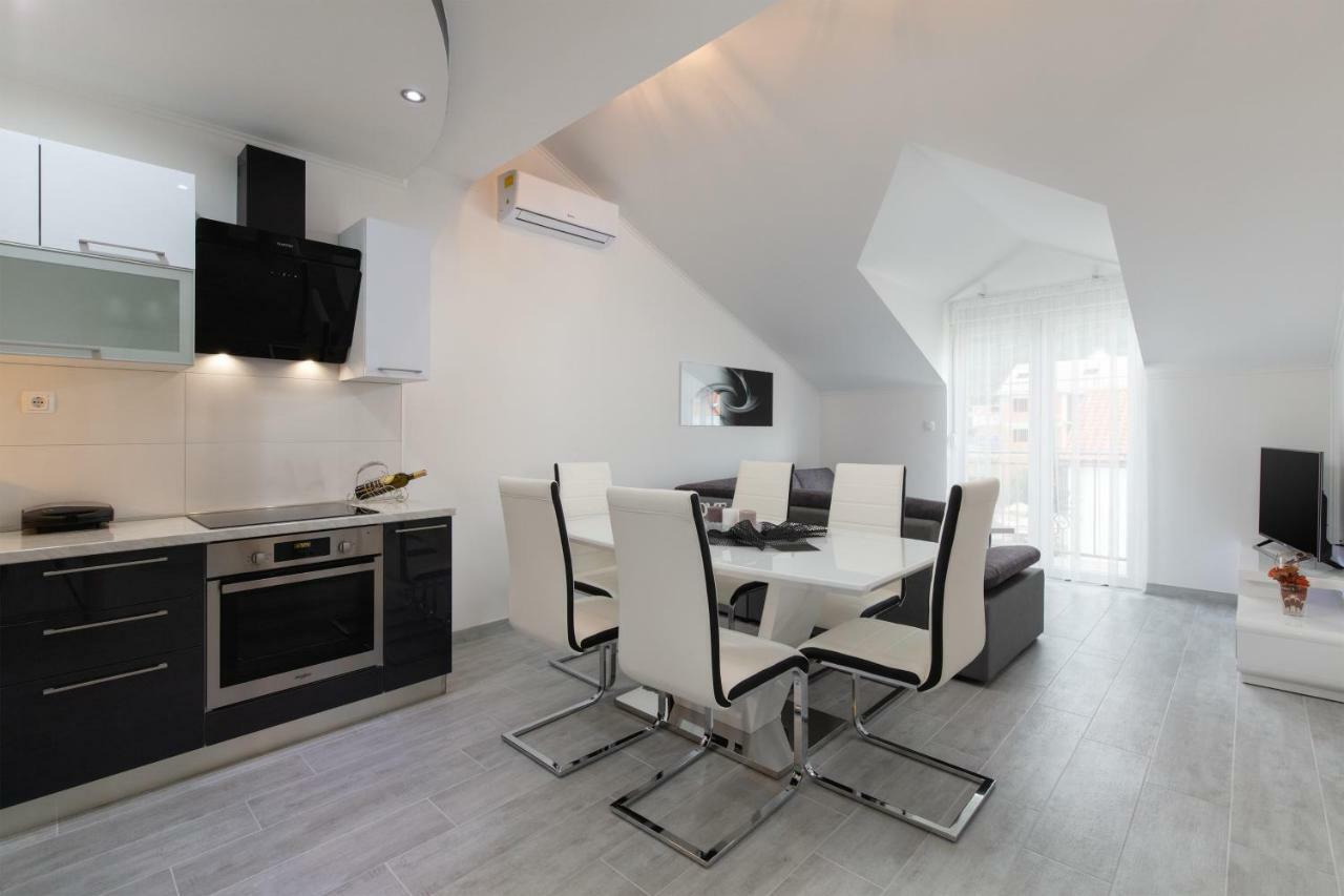 Villa Apartments Kordic Kaštela المظهر الخارجي الصورة