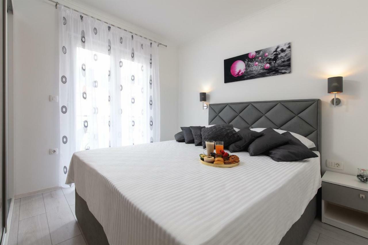 Villa Apartments Kordic Kaštela المظهر الخارجي الصورة