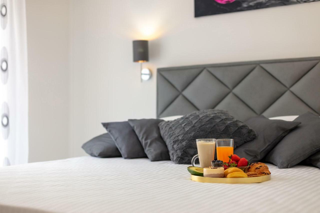 Villa Apartments Kordic Kaštela المظهر الخارجي الصورة