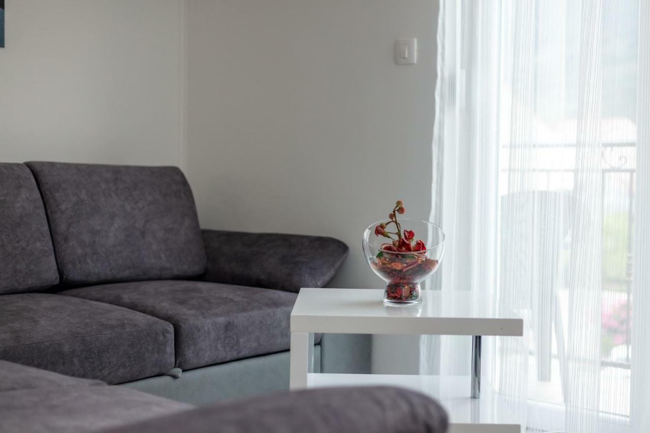 Villa Apartments Kordic Kaštela المظهر الخارجي الصورة