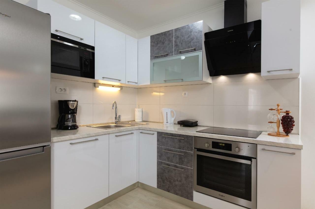 Villa Apartments Kordic Kaštela المظهر الخارجي الصورة