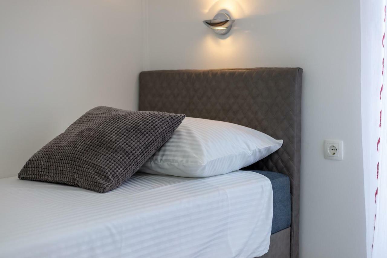 Villa Apartments Kordic Kaštela المظهر الخارجي الصورة