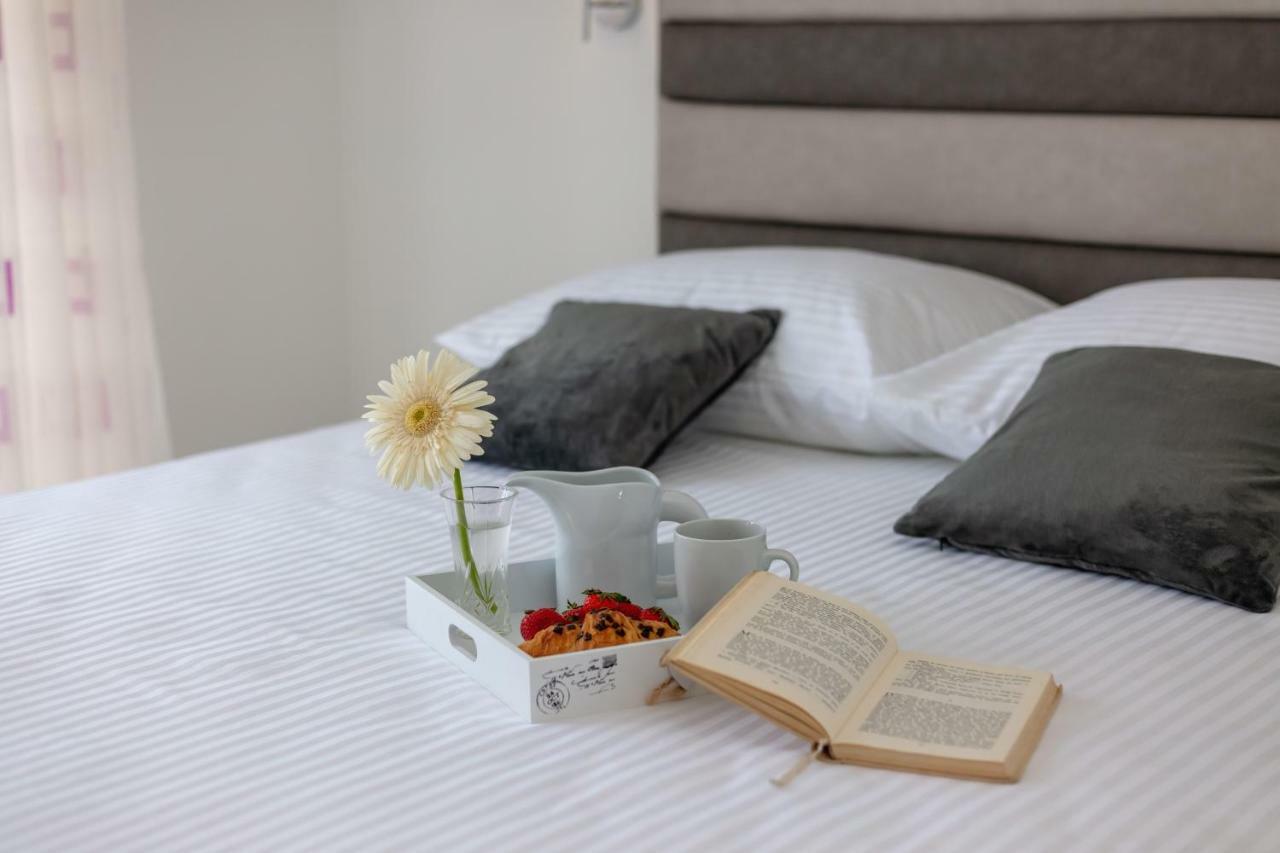 Villa Apartments Kordic Kaštela المظهر الخارجي الصورة
