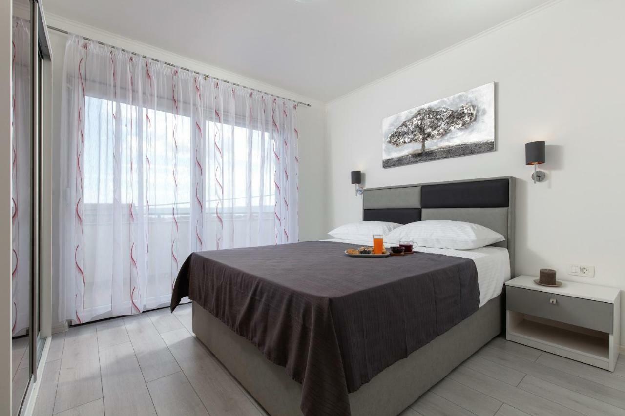 Villa Apartments Kordic Kaštela المظهر الخارجي الصورة