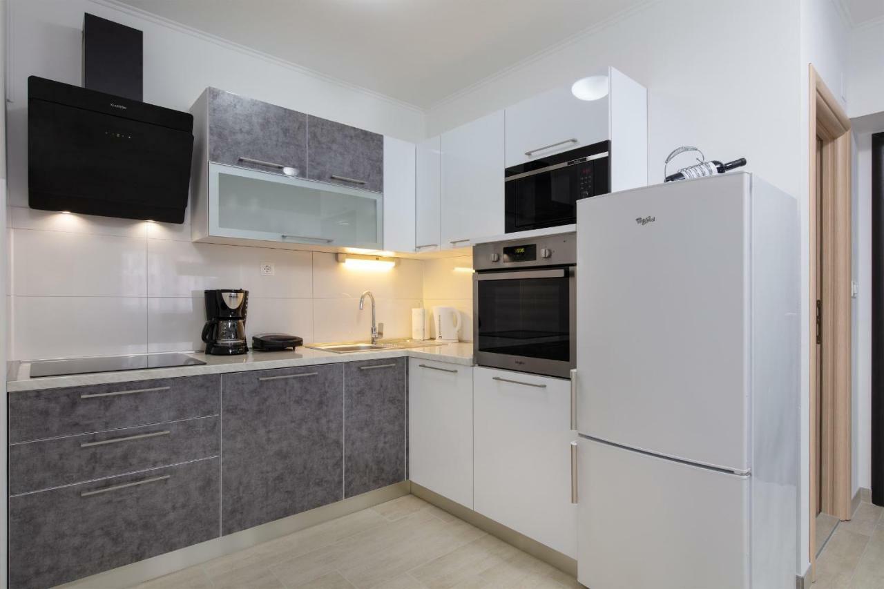 Villa Apartments Kordic Kaštela المظهر الخارجي الصورة