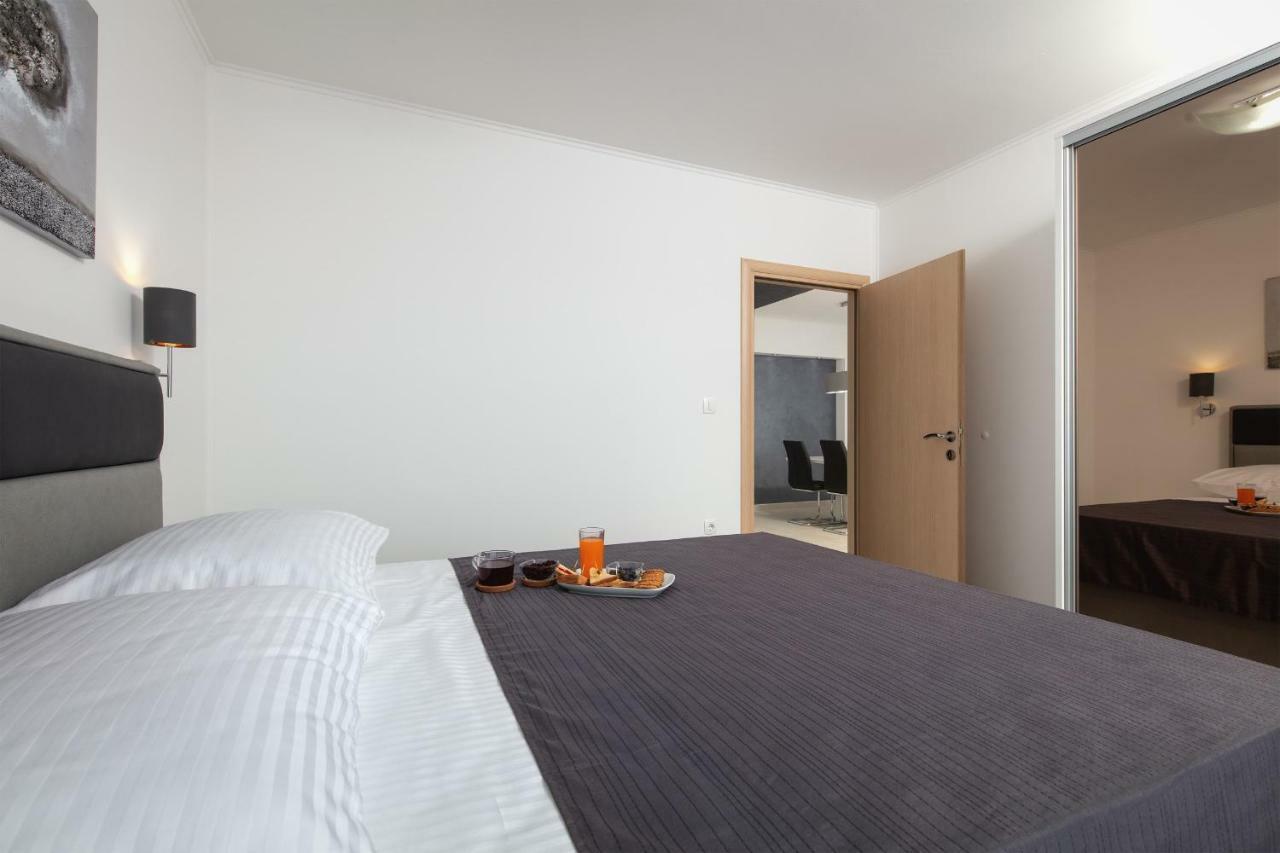 Villa Apartments Kordic Kaštela المظهر الخارجي الصورة